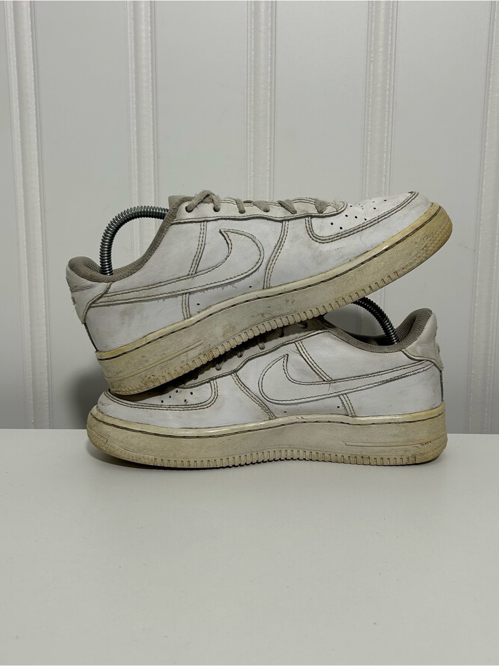Nike Air Force 1 White Leather Low-Top Sneakers - Picture 5 of 8